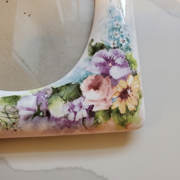 Terragrafics flower picture frame, 7" by 9" - Picture 2 of 8